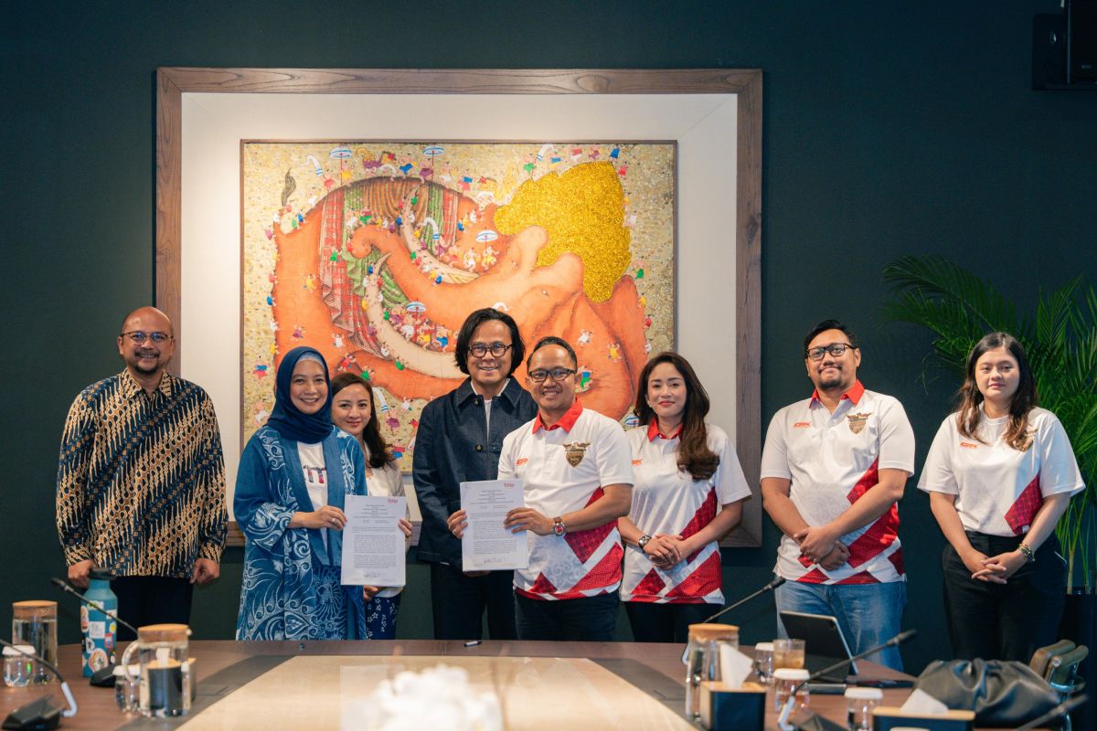 CRK Entertainment – TMII kerja sama pertunjukan stuntman internasional