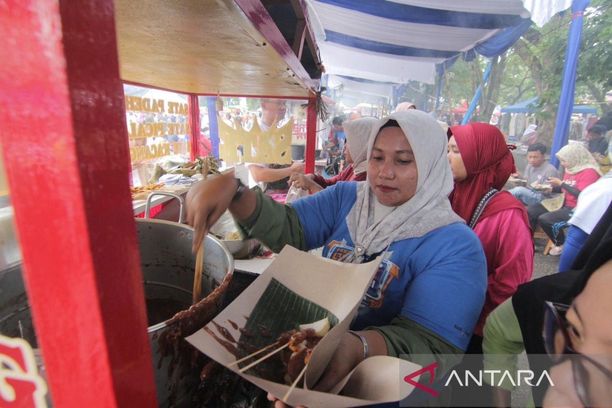 Kuliner khas Sumatera Barat sate Padang, ini resep dan cara buatnya