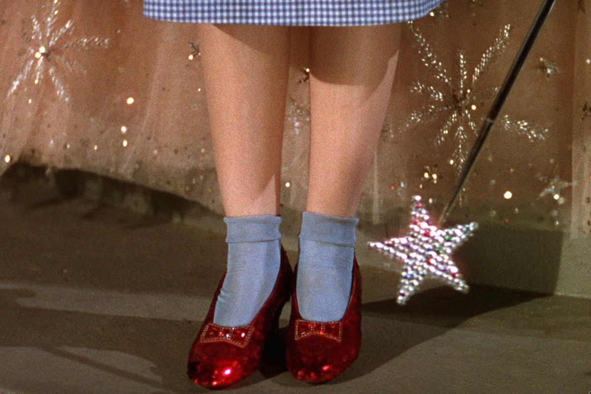 Sepatu Ruby Judy Garland dari “The Wizard of Oz” dilelang Rp444 juta